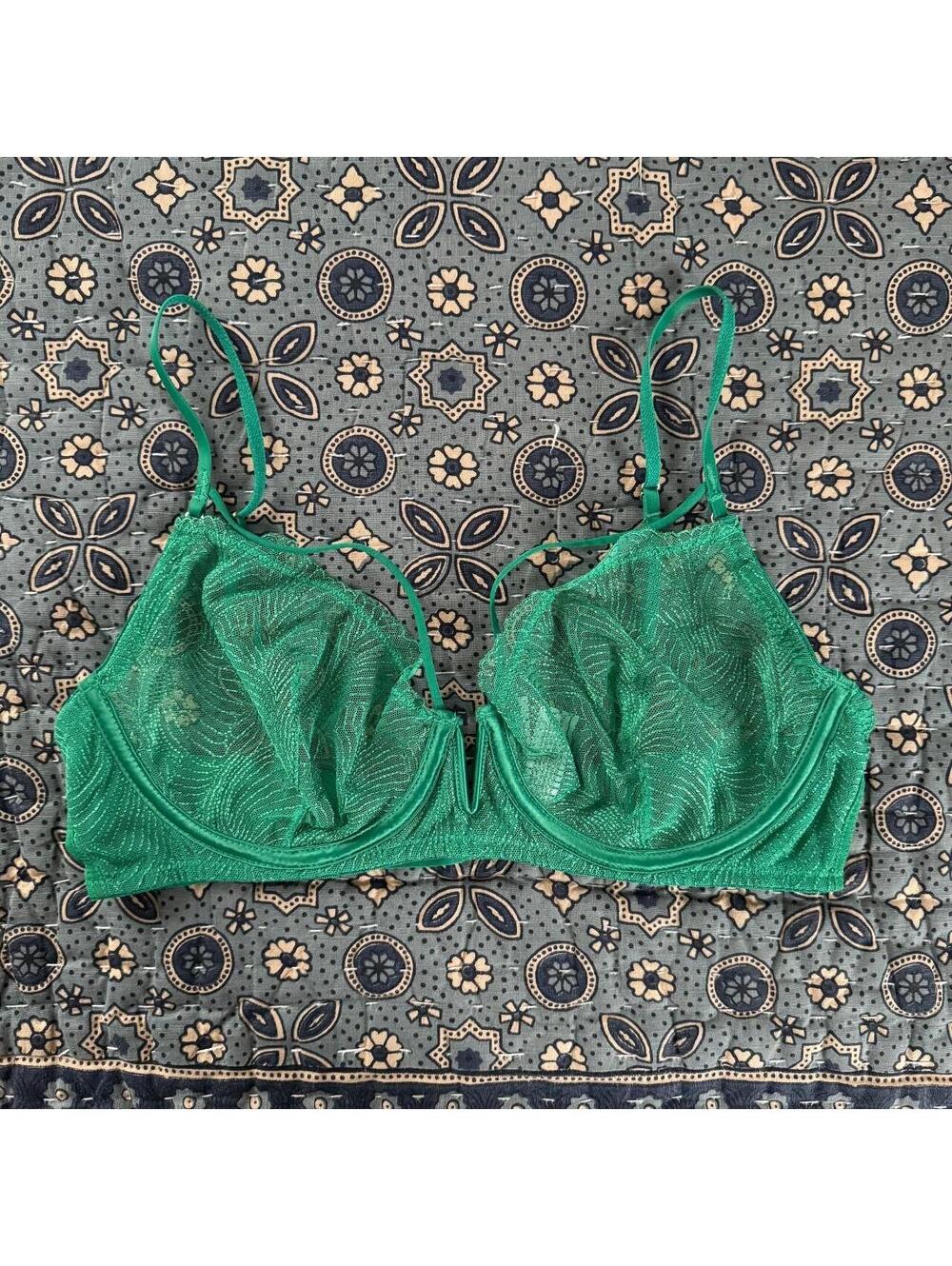 Green lace emerald green underwire bra size 36B